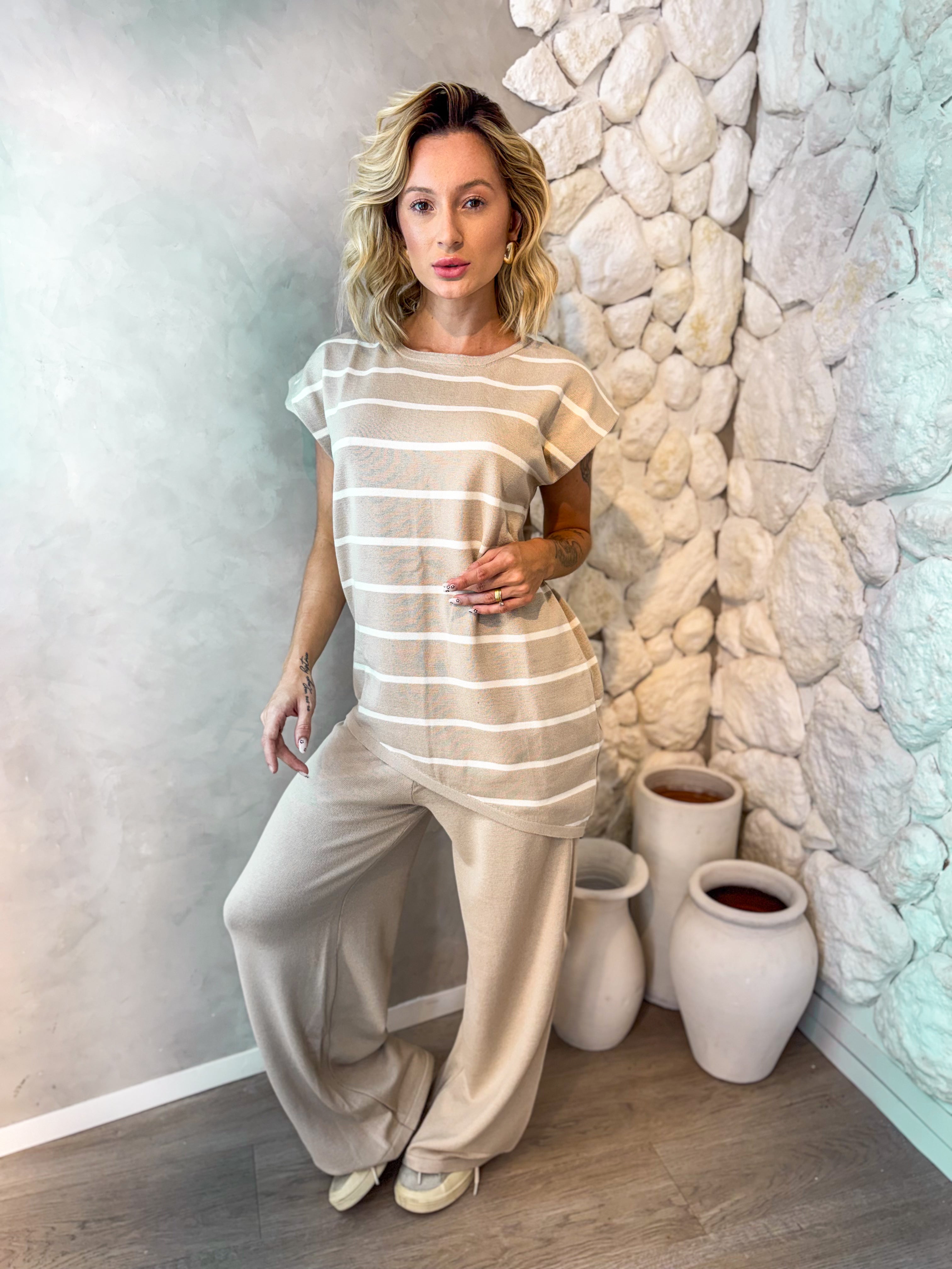 CONJUNTO BRUNA TRICOT PARIS LISTRAS