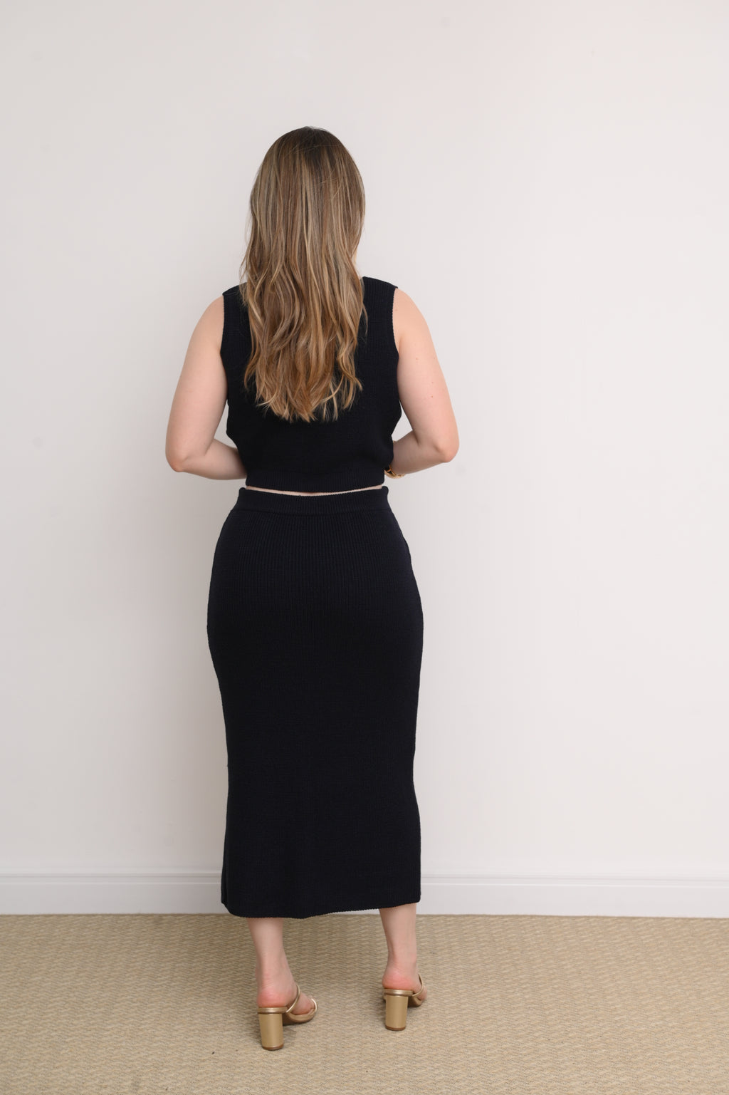 CONJUNTO SAIA MIDI E CROPPED TRICOT LARISSA
